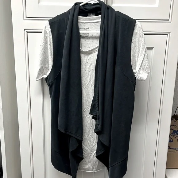 Calia by Carrie Underwood High- Low Jacket/Vest - Picture 1 of 6